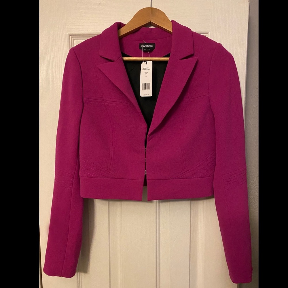 BEBE MAGENTA STITCH DETAIL CROPPED BLAZER